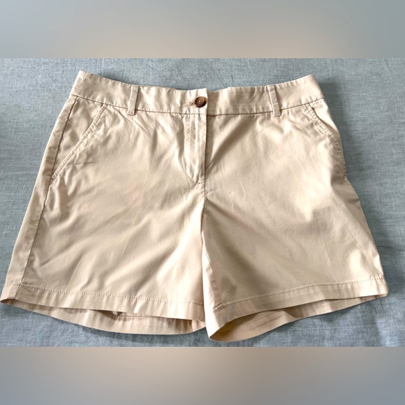 LOFT 6” Mid Rise Shorts - Picture 2 of 4